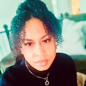 Meet your Posher, Kiya